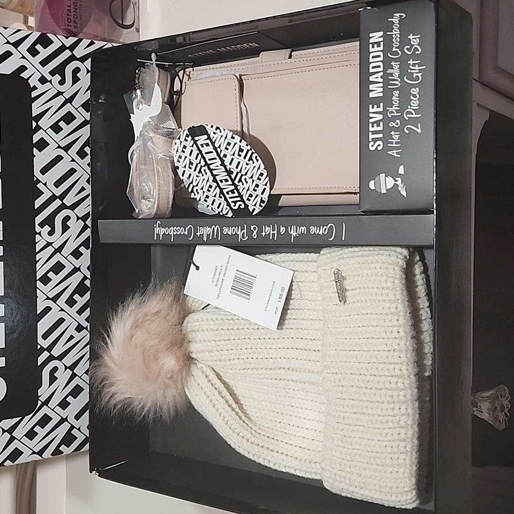 Steve Madden winter hat and crossbody set